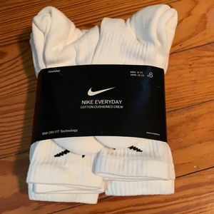 NIKE crew socks